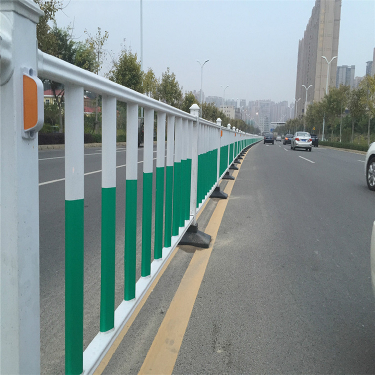 西藏公路中間防護欄